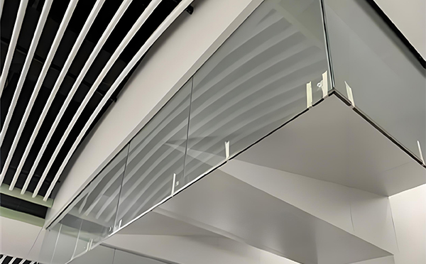 海西直辖玻璃挡烟垂壁