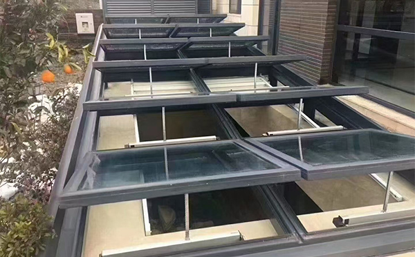 某轨道交通车辆维修车间海西直辖排烟窗应用