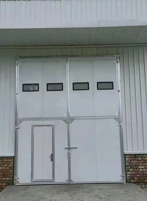 海西直辖工业门在设备装配车间出入口的实施记录