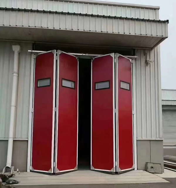 海西直辖工业折叠门在大型装配车间出入口的应用实例