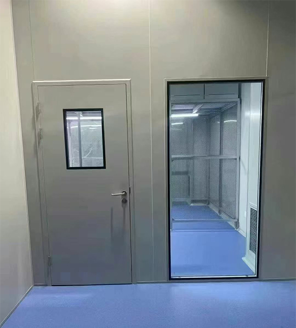 学校教学楼完成海西直辖防火门标准化安装