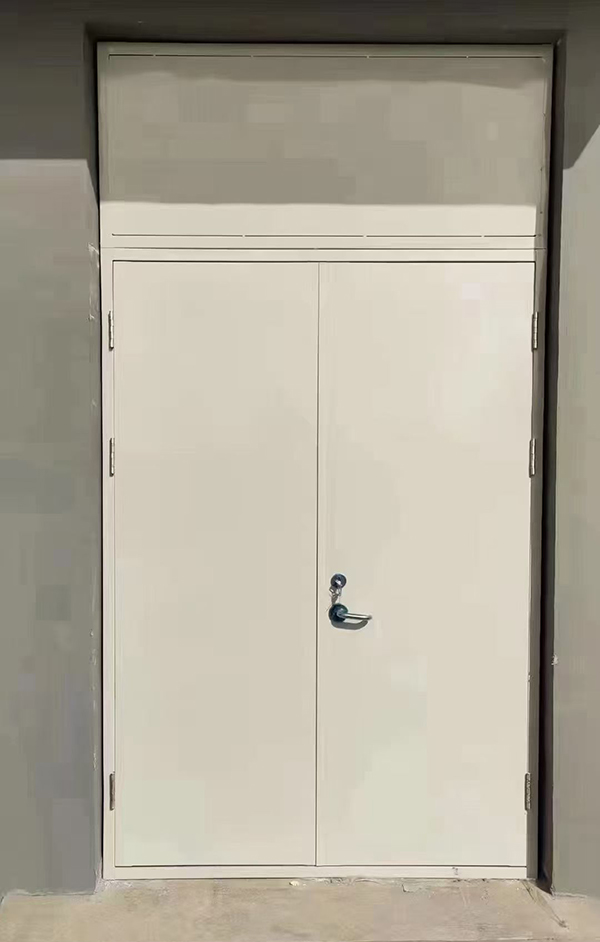 展览馆项目完成大跨度海西直辖防火门安装